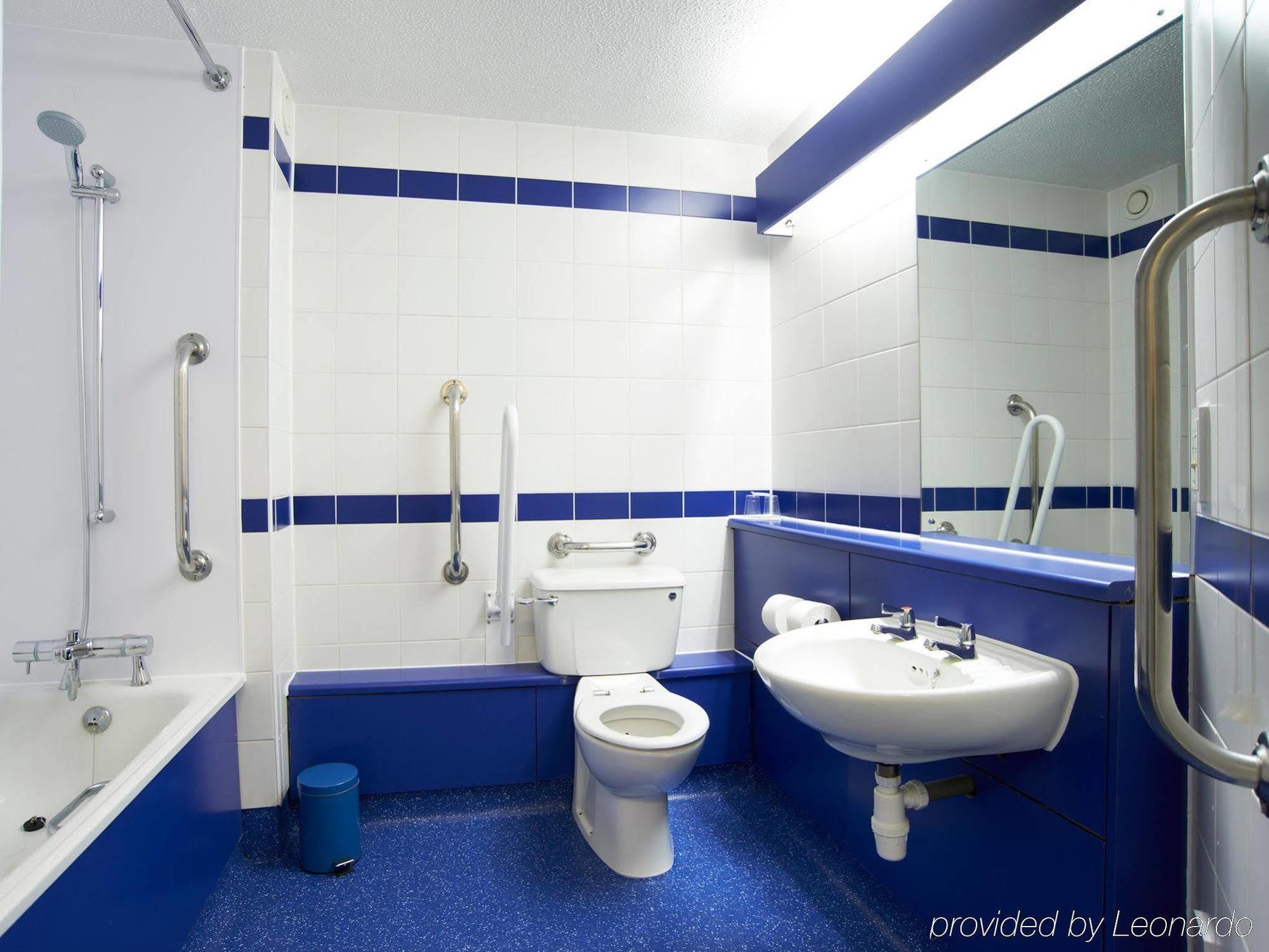 Travelodge London Docklands Екстер'єр фото