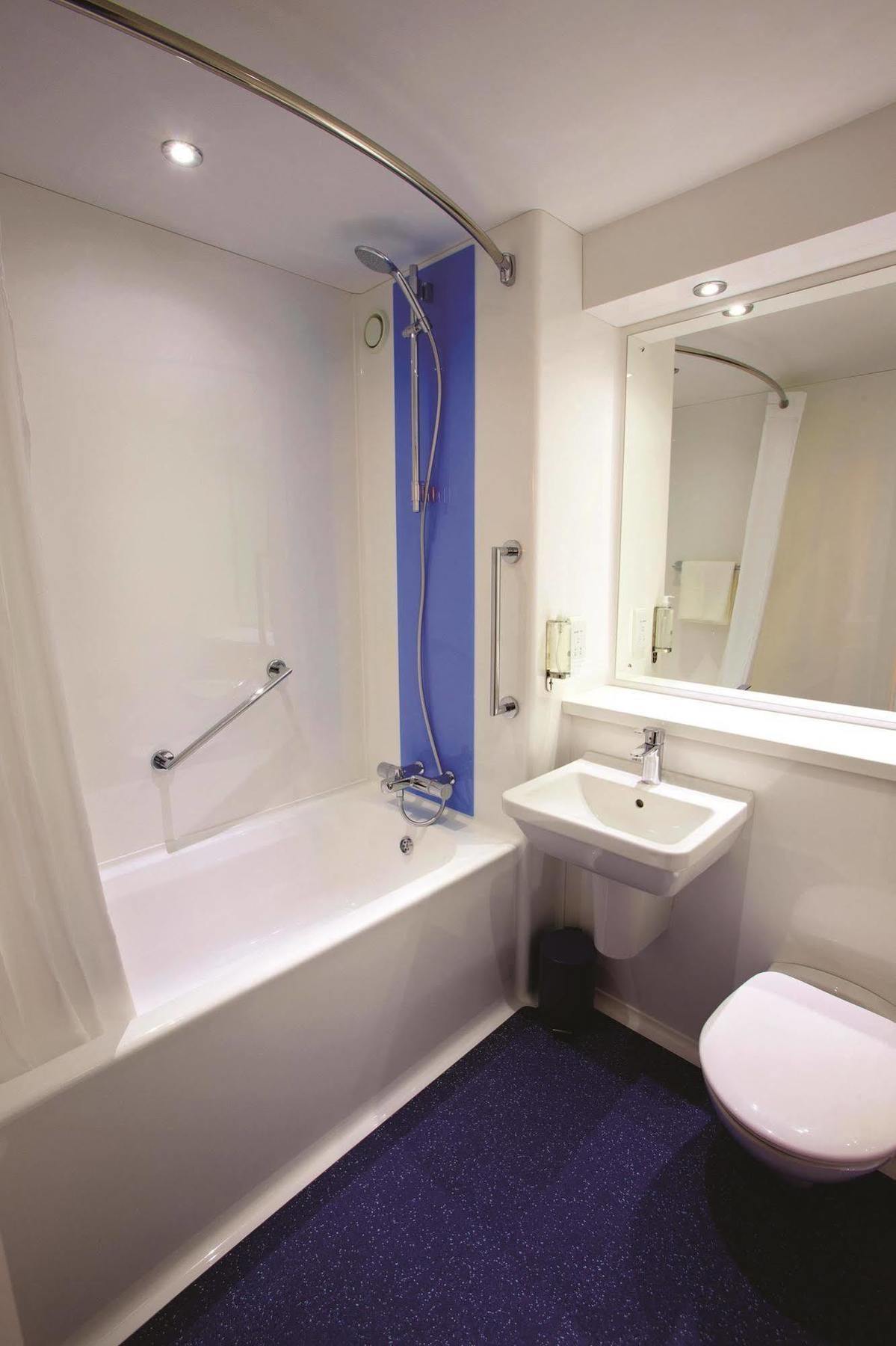 Travelodge London Docklands Екстер'єр фото