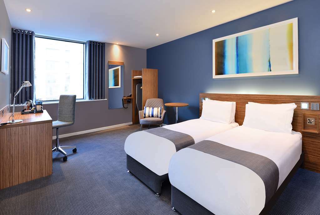 Travelodge London Docklands Номер фото